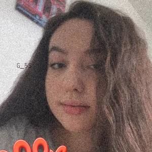 Meet your Posher, Mia